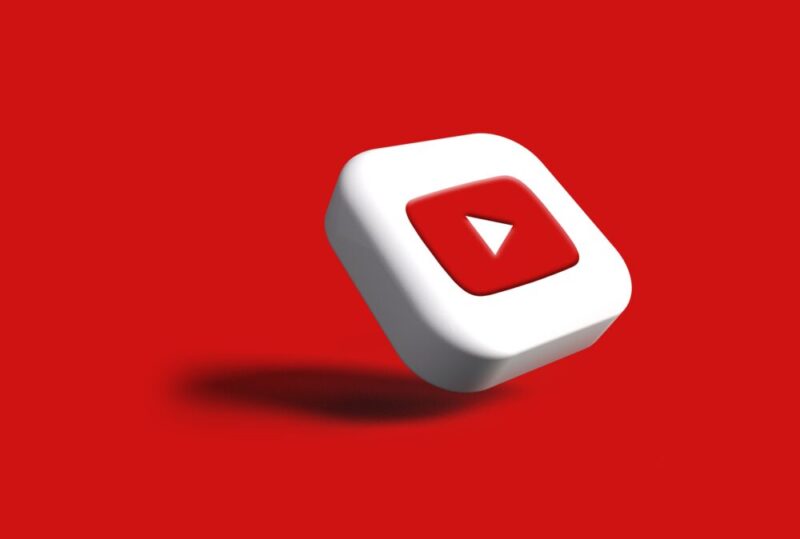 YouTubeの立体的なロゴ
